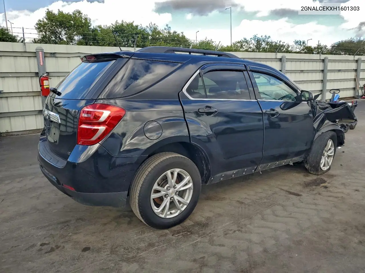 2GNALCEKXH1601303 2017 Chevrolet Equinox Lt