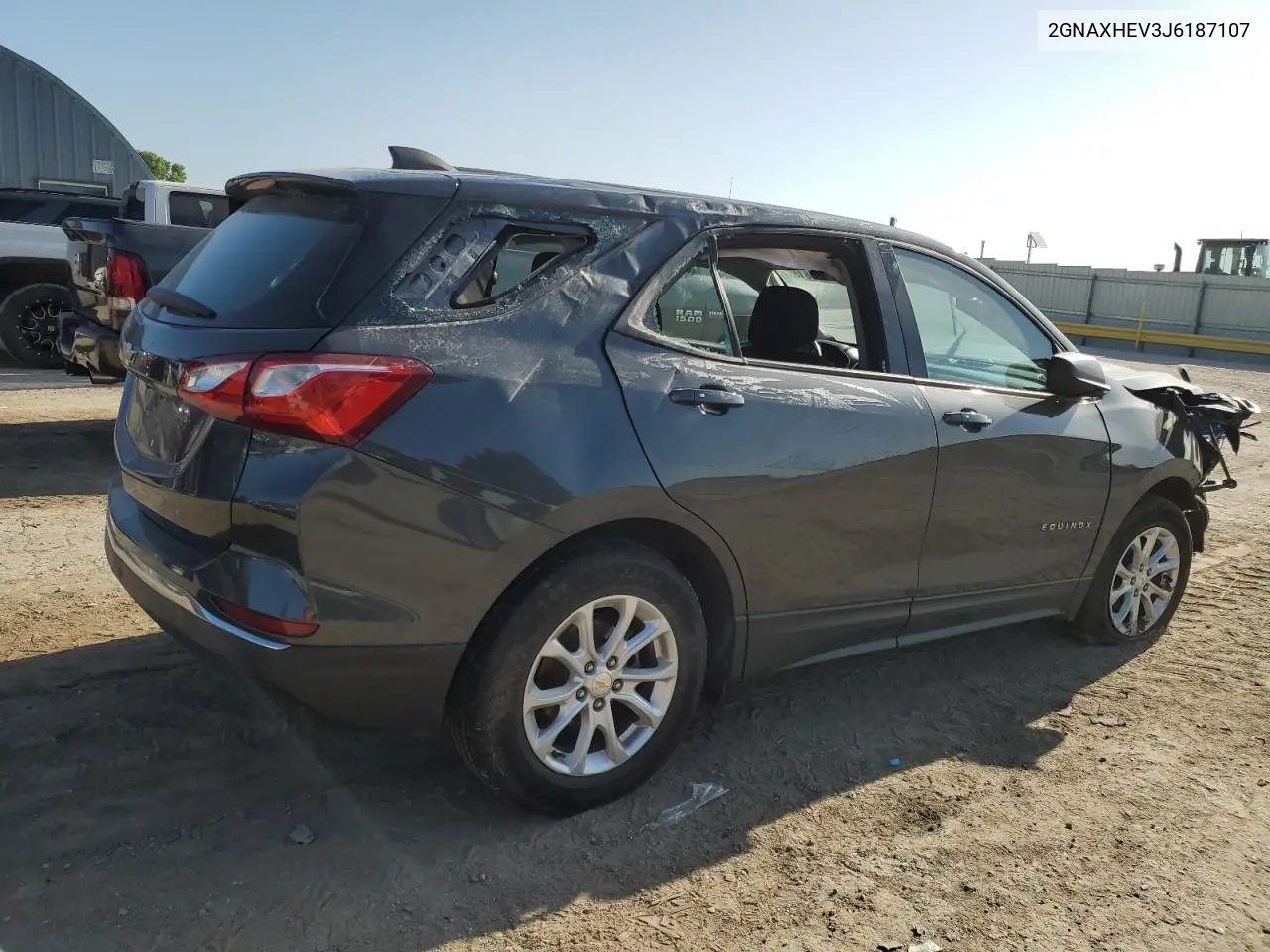 2GNAXHEV3J6187107 2018 Chevrolet Equinox Ls