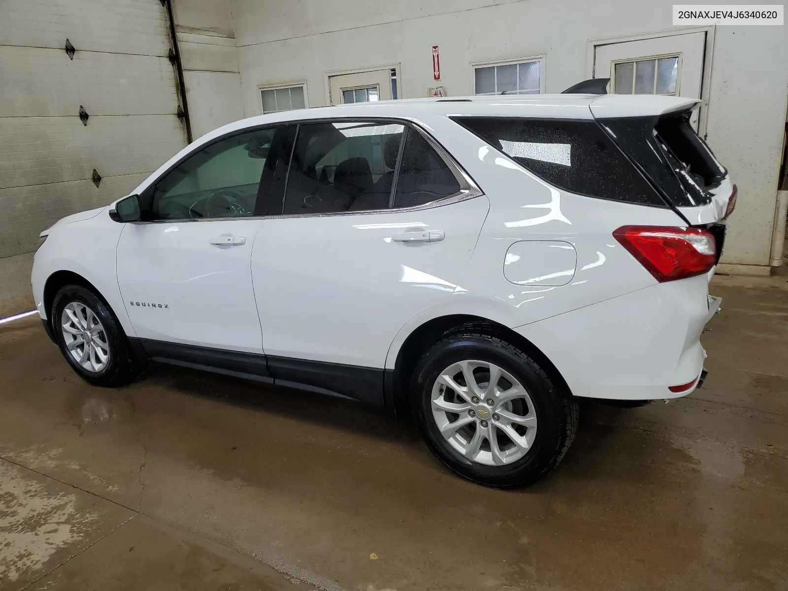 2GNAXJEV4J6340620 2018 Chevrolet Equinox Lt