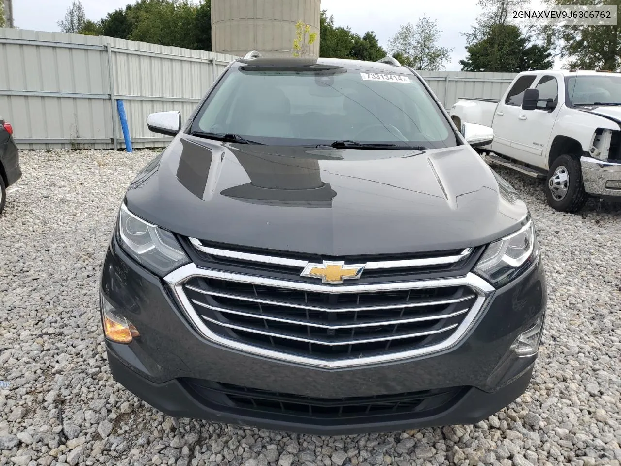 2GNAXVEV9J6306762 2018 Chevrolet Equinox Premier