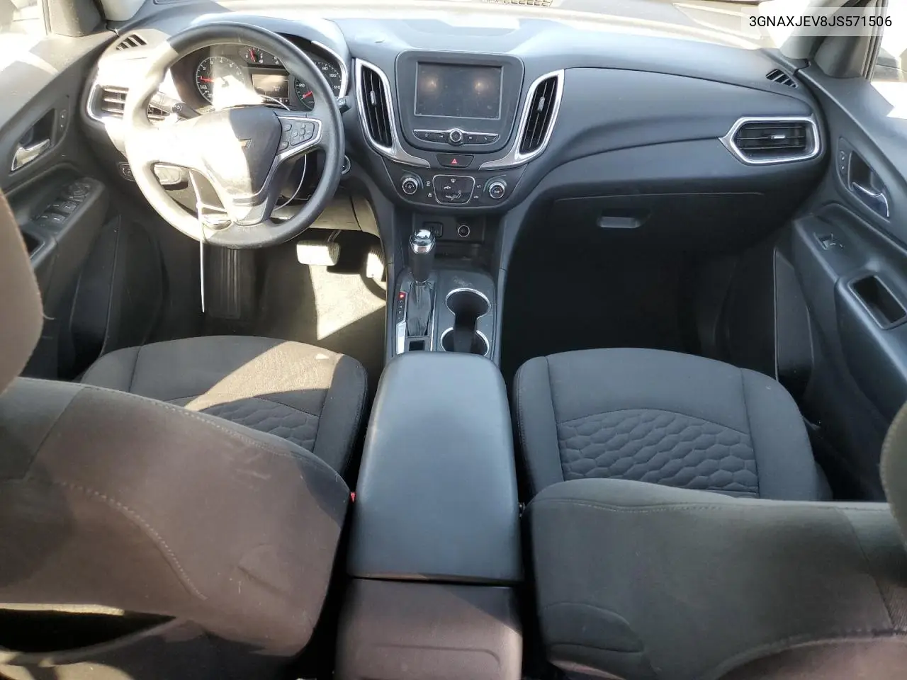 3GNAXJEV8JS571506 2018 Chevrolet Equinox Lt