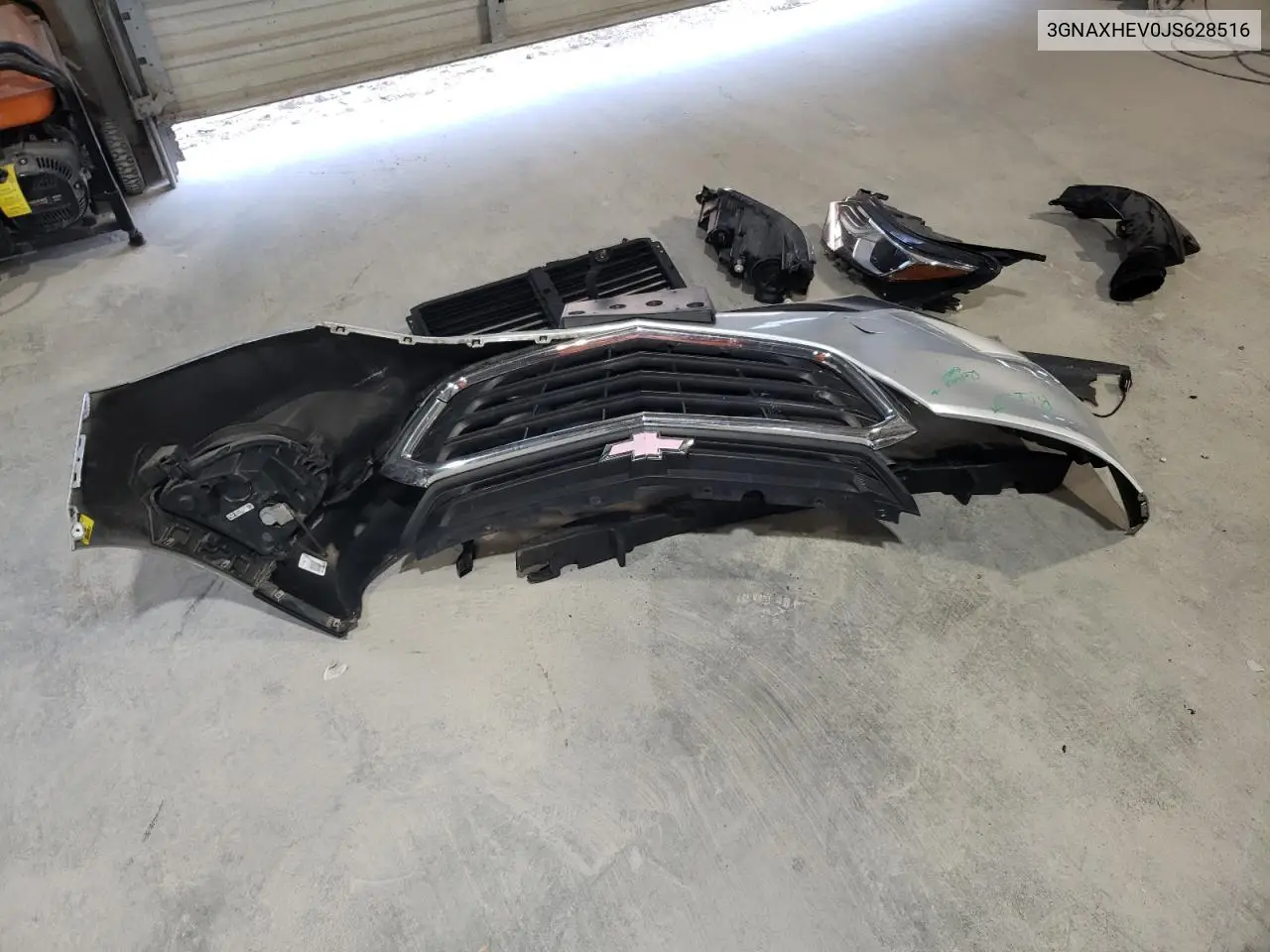 3GNAXHEV0JS628516 2018 Chevrolet Equinox Ls