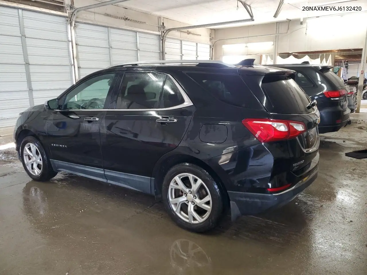 2GNAXMEV6J6132420 2018 Chevrolet Equinox Premier