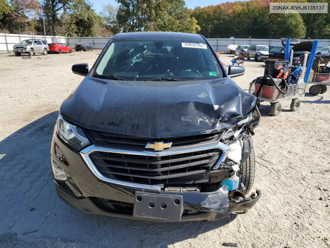 2GNAXJEV6J6135137 2018 Chevrolet Equinox Lt