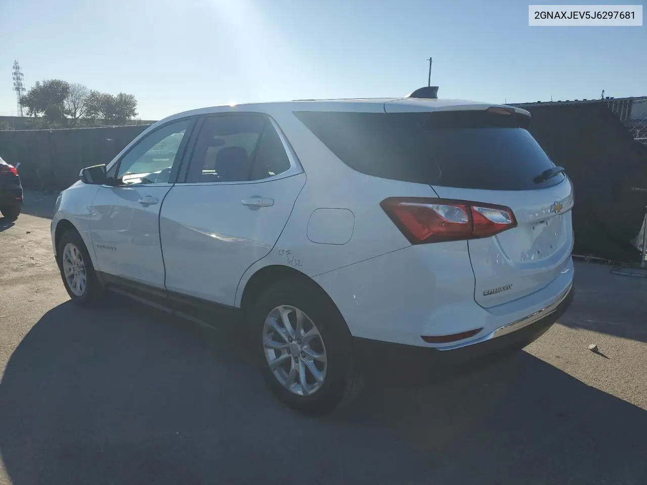 2GNAXJEV5J6297681 2018 Chevrolet Equinox Lt