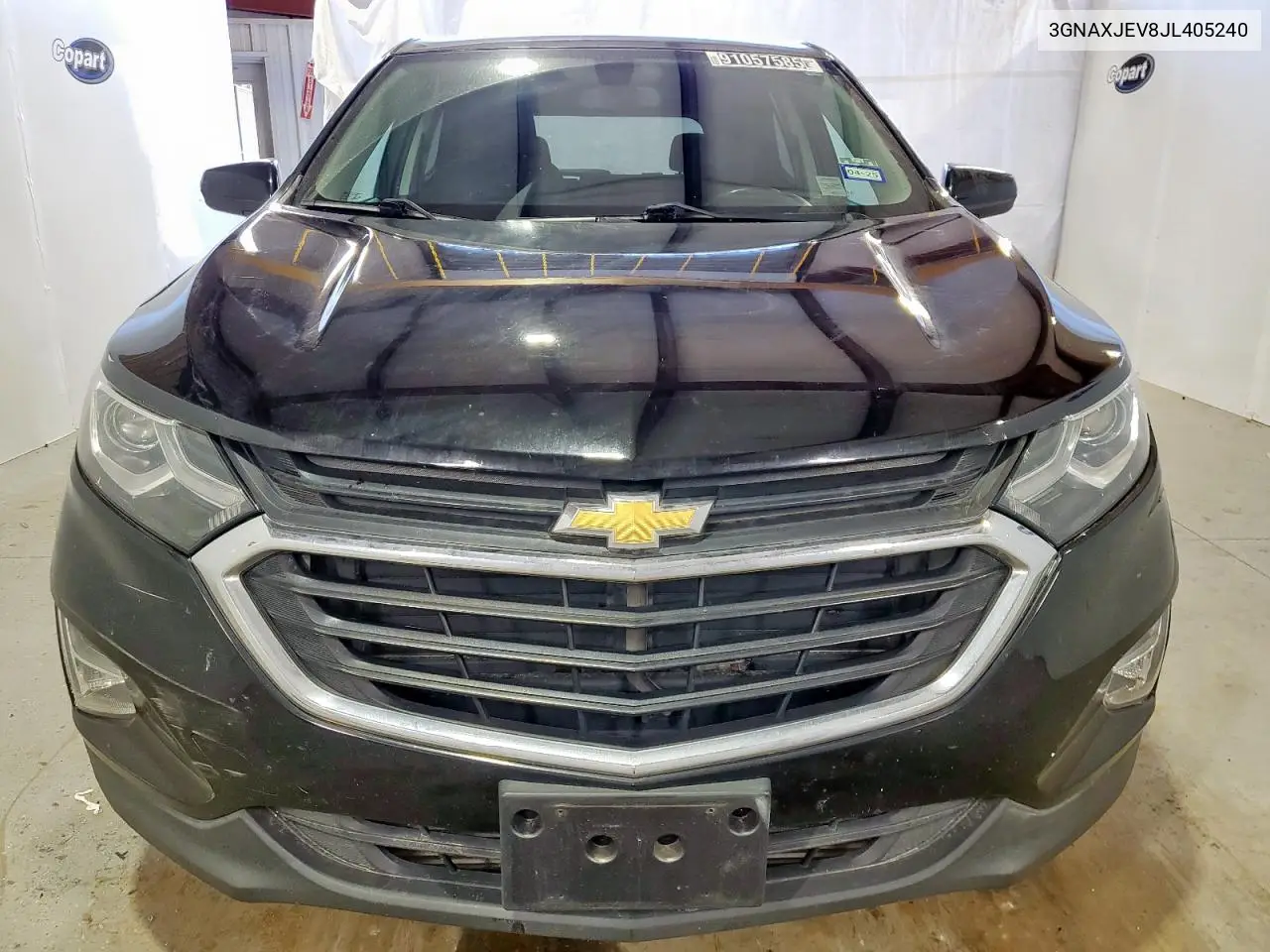 3GNAXJEV8JL405240 2018 Chevrolet Equinox Lt