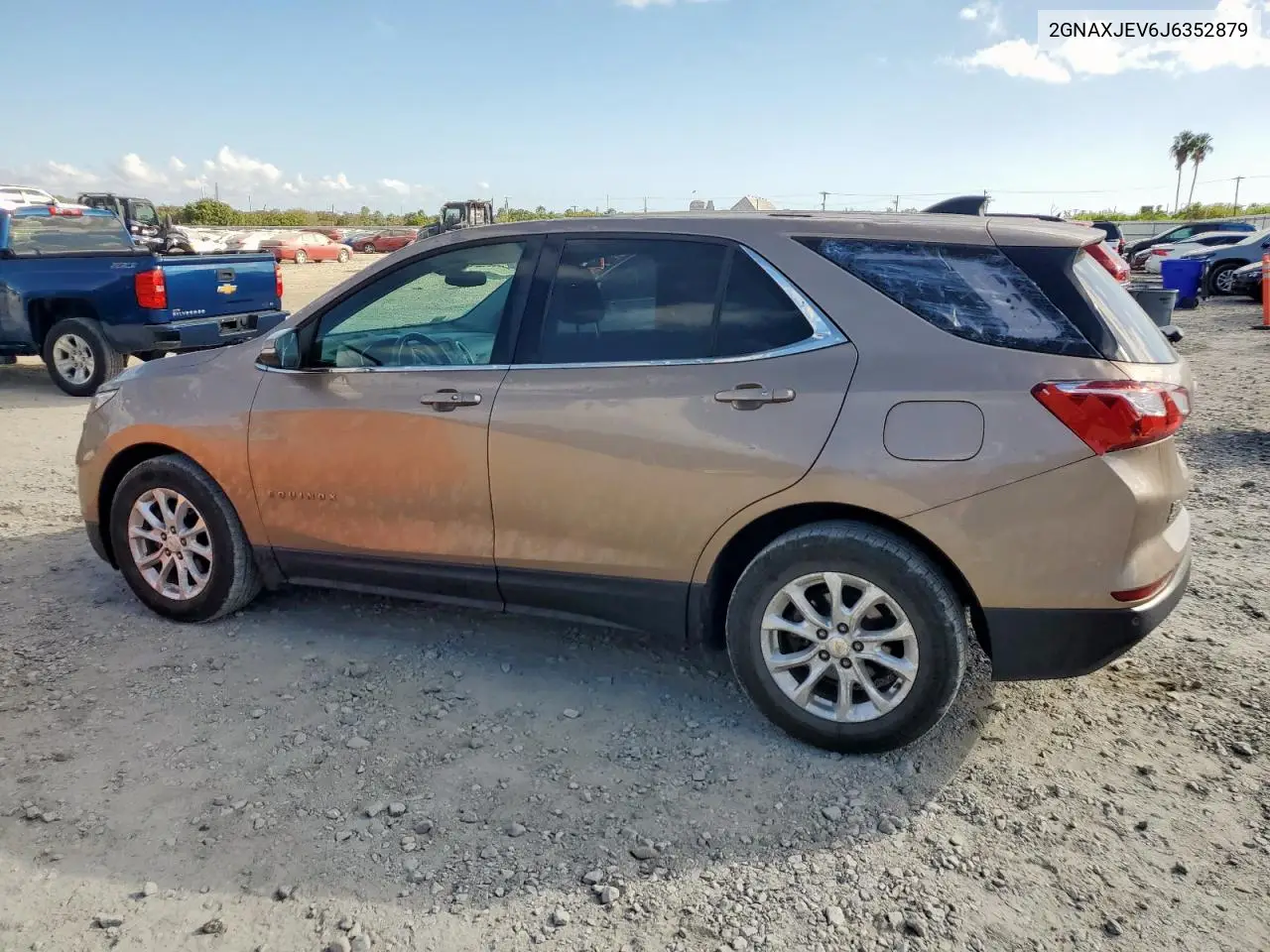 2GNAXJEV6J6352879 2018 Chevrolet Equinox Lt