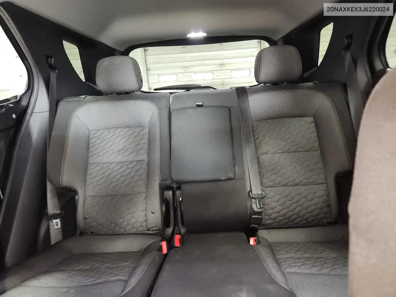 2GNAXKEX3J6220024 2018 Chevrolet Equinox Lt