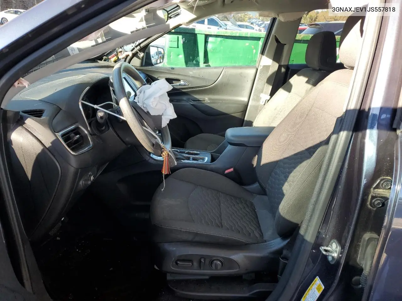3GNAXJEV1JS557818 2018 Chevrolet Equinox Lt