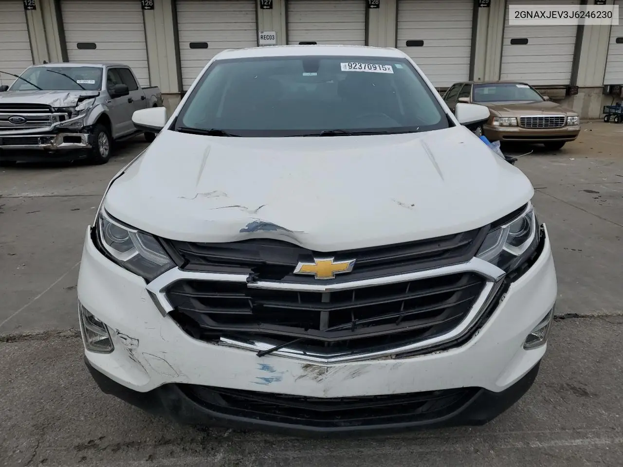 2GNAXJEV3J6246230 2018 Chevrolet Equinox Lt