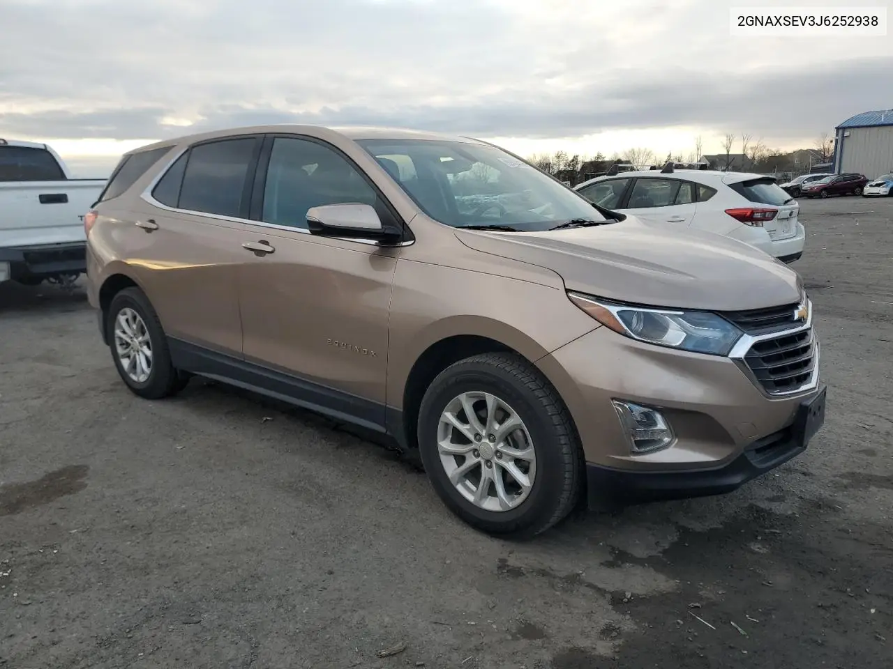 2GNAXSEV3J6252938 2018 Chevrolet Equinox Lt