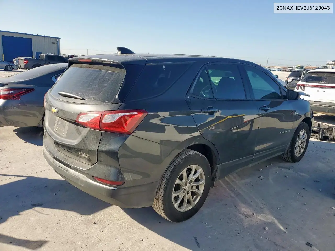 2GNAXHEV2J6123043 2018 Chevrolet Equinox Ls