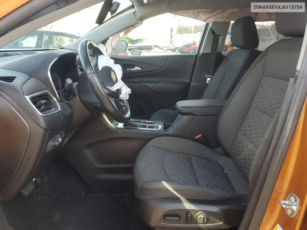 2GNAXSEVXJ6115754 2018 Chevrolet Equinox Lt