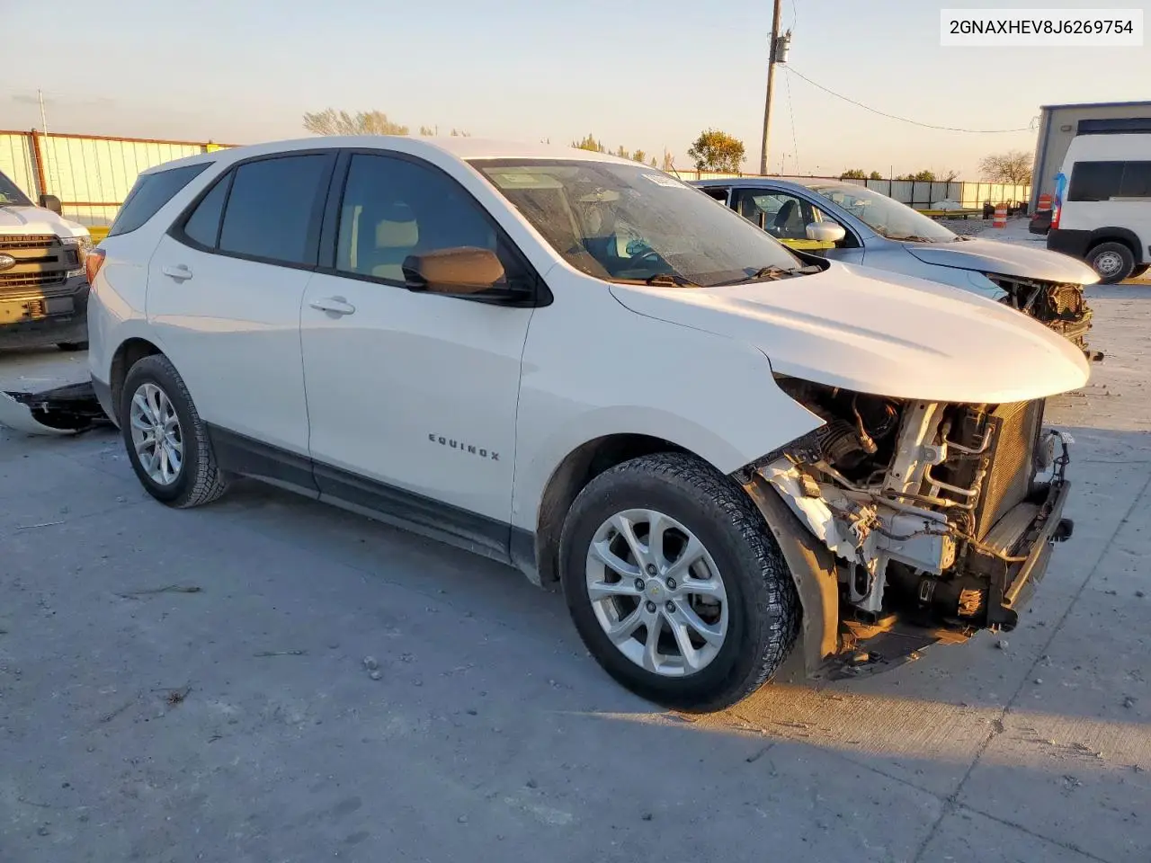 2GNAXHEV8J6269754 2018 Chevrolet Equinox Ls