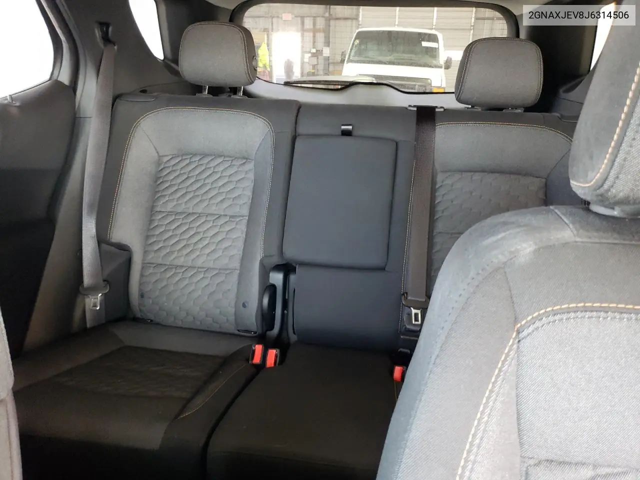 2GNAXJEV8J6314506 2018 Chevrolet Equinox Lt