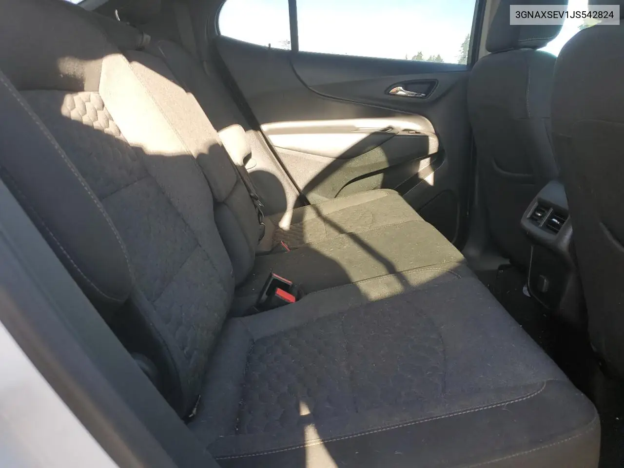 3GNAXSEV1JS542824 2018 Chevrolet Equinox Lt