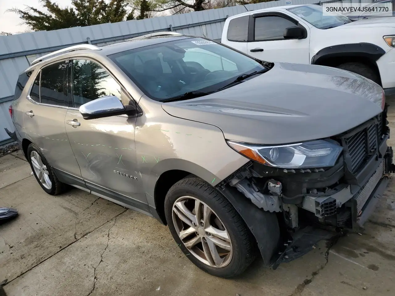 3GNAXVEV4JS641770 2018 Chevrolet Equinox Premier
