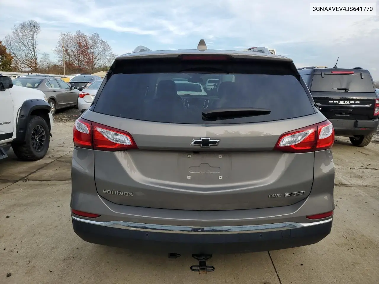 3GNAXVEV4JS641770 2018 Chevrolet Equinox Premier