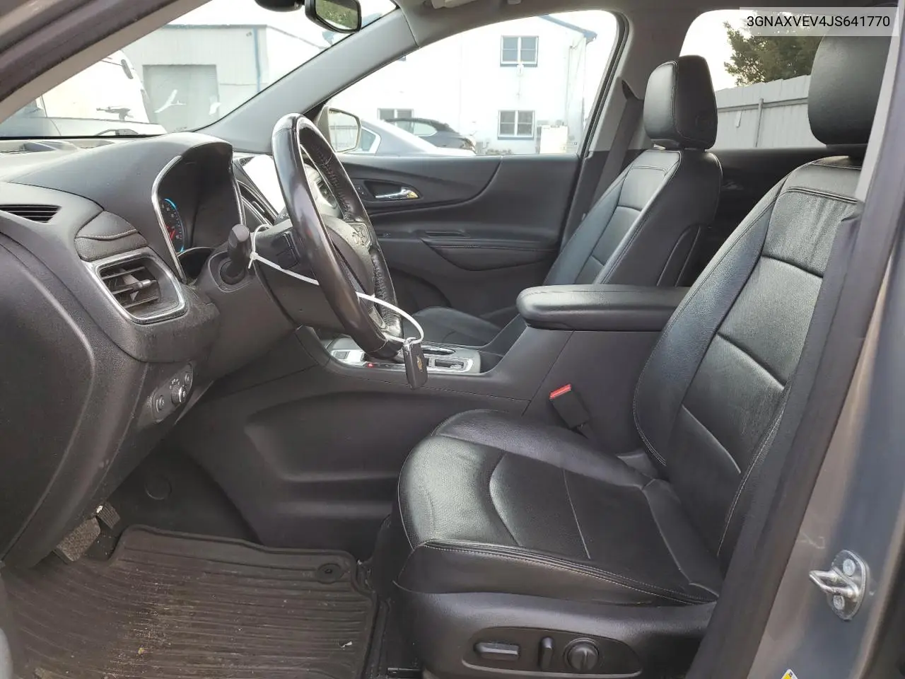 3GNAXVEV4JS641770 2018 Chevrolet Equinox Premier