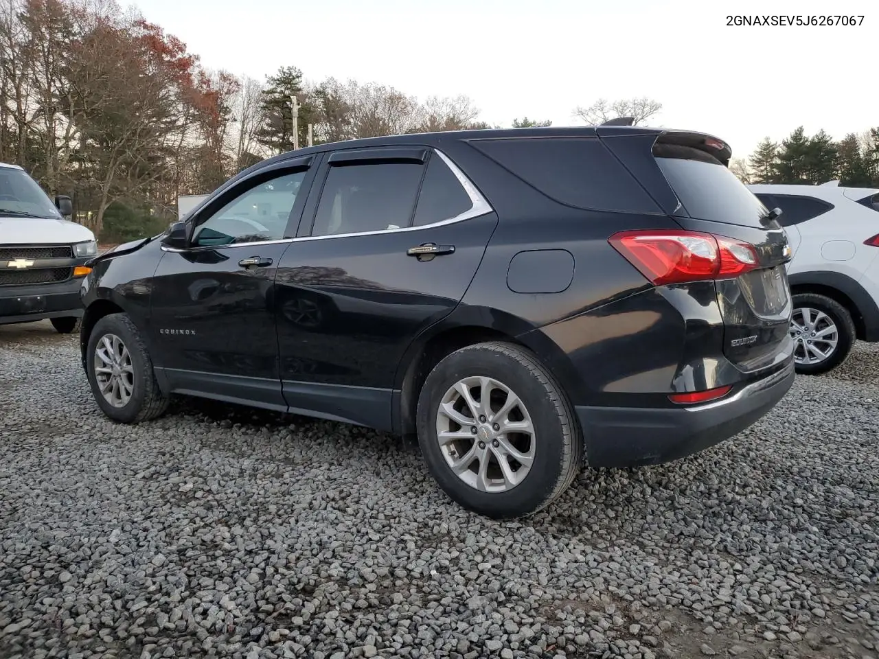 2GNAXSEV5J6267067 2018 Chevrolet Equinox Lt