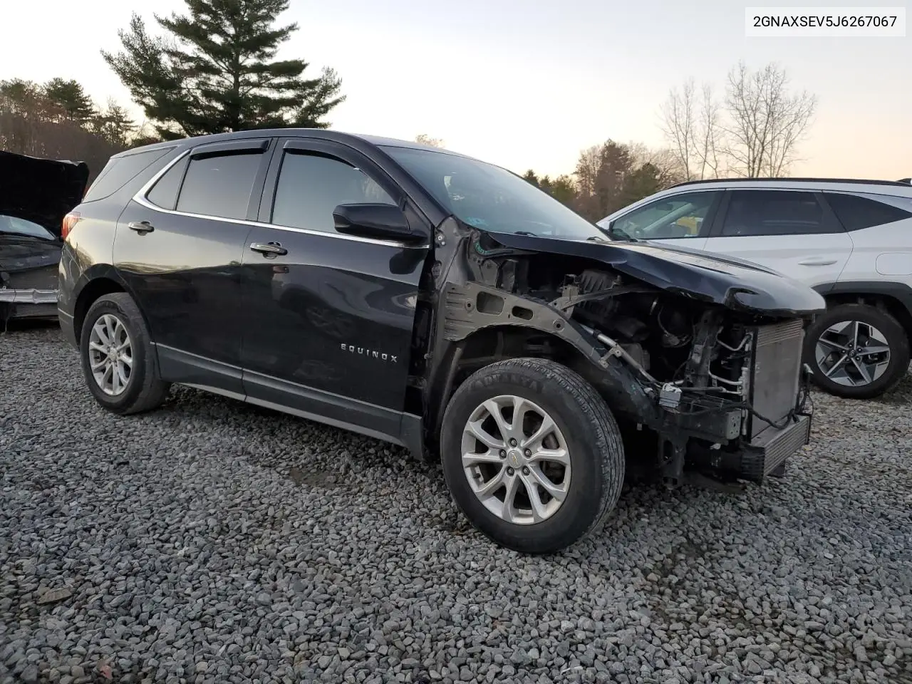 2GNAXSEV5J6267067 2018 Chevrolet Equinox Lt