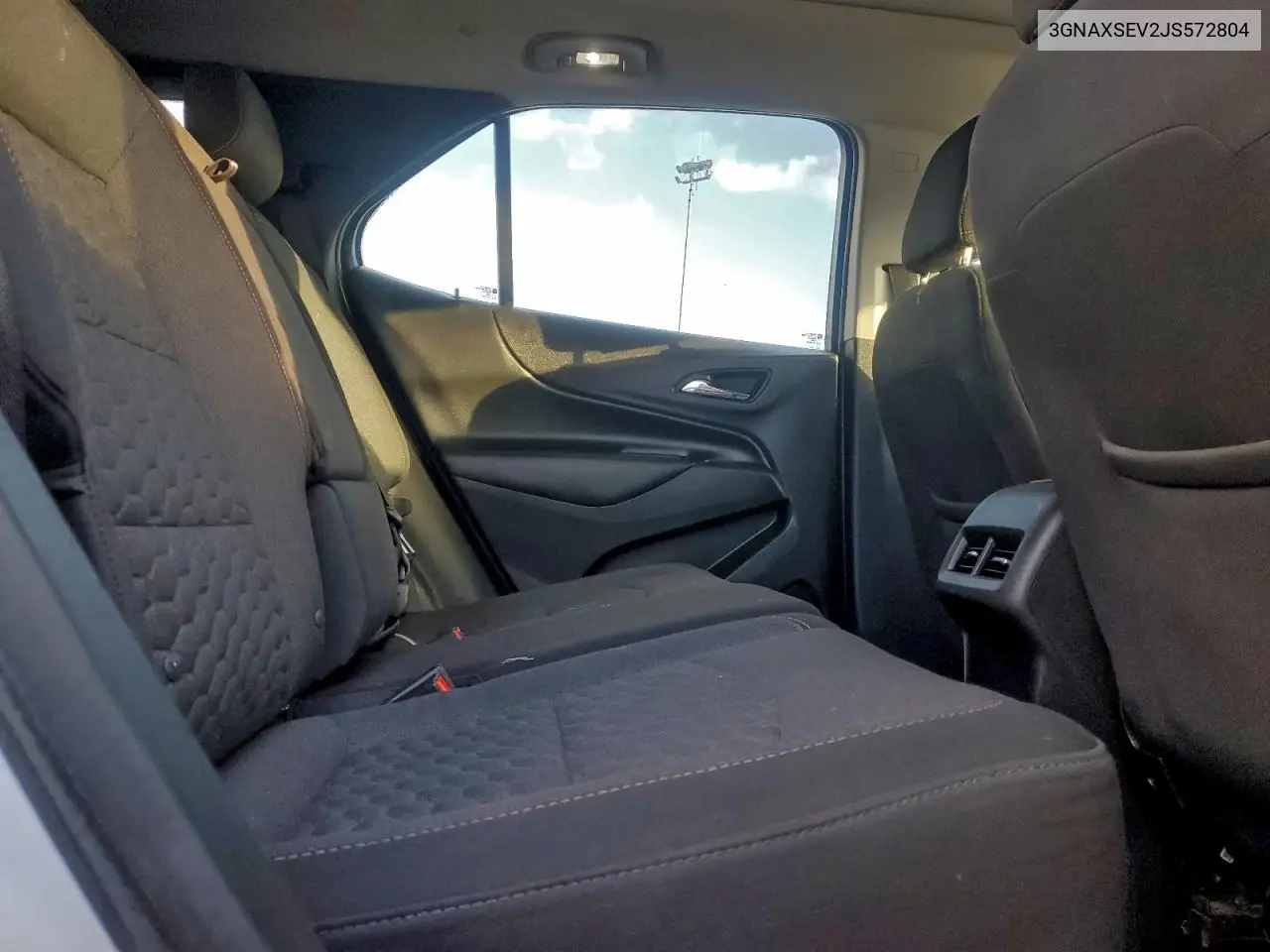 3GNAXSEV2JS572804 2018 Chevrolet Equinox Lt