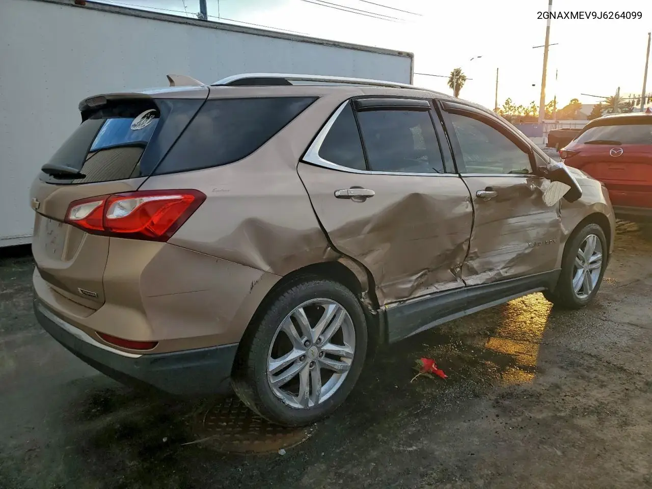 2GNAXMEV9J6264099 2018 Chevrolet Equinox Premier