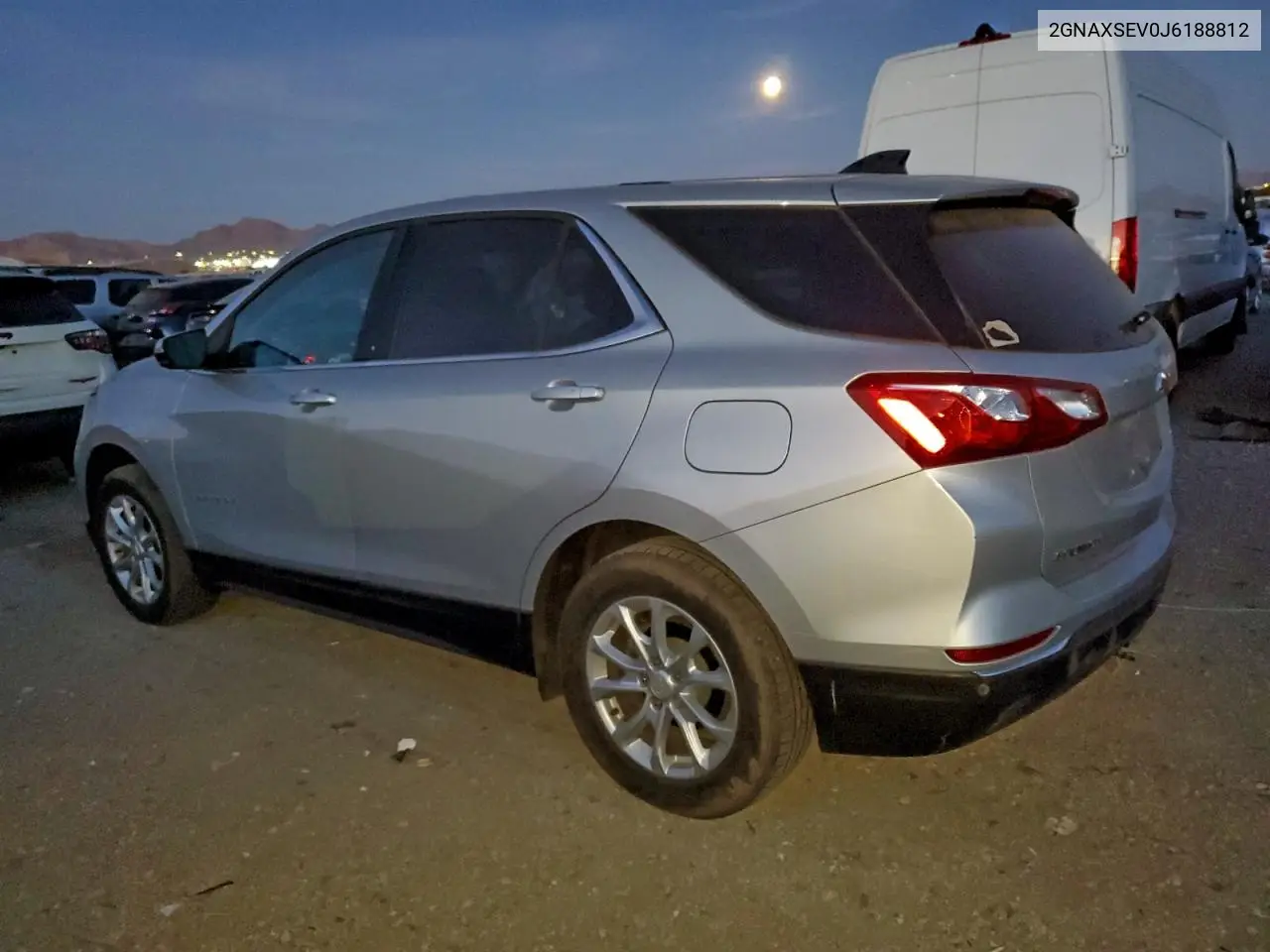 2GNAXSEV0J6188812 2018 Chevrolet Equinox Lt