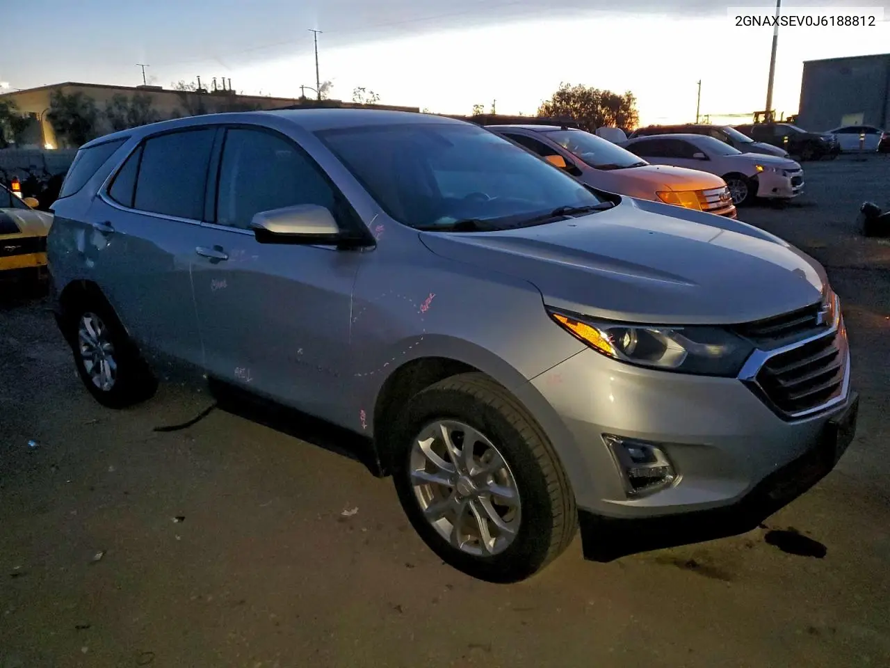2GNAXSEV0J6188812 2018 Chevrolet Equinox Lt