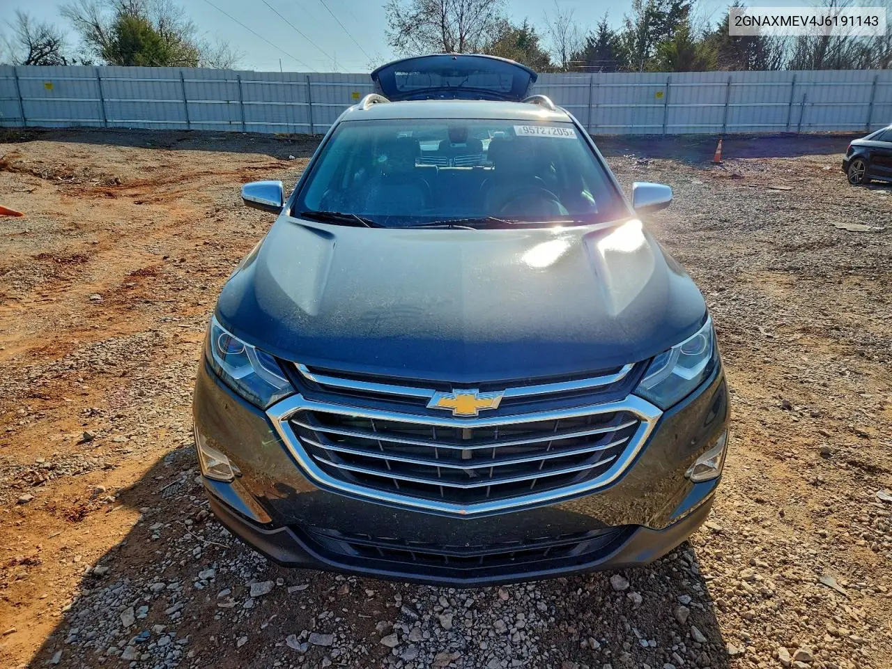 2GNAXMEV4J6191143 2018 Chevrolet Equinox Premier