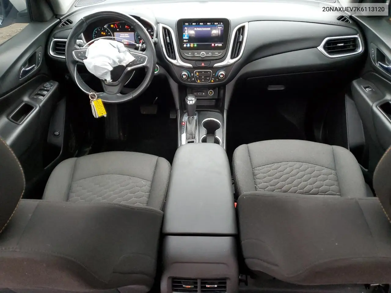 2GNAXUEV7K6113120 2019 Chevrolet Equinox Lt