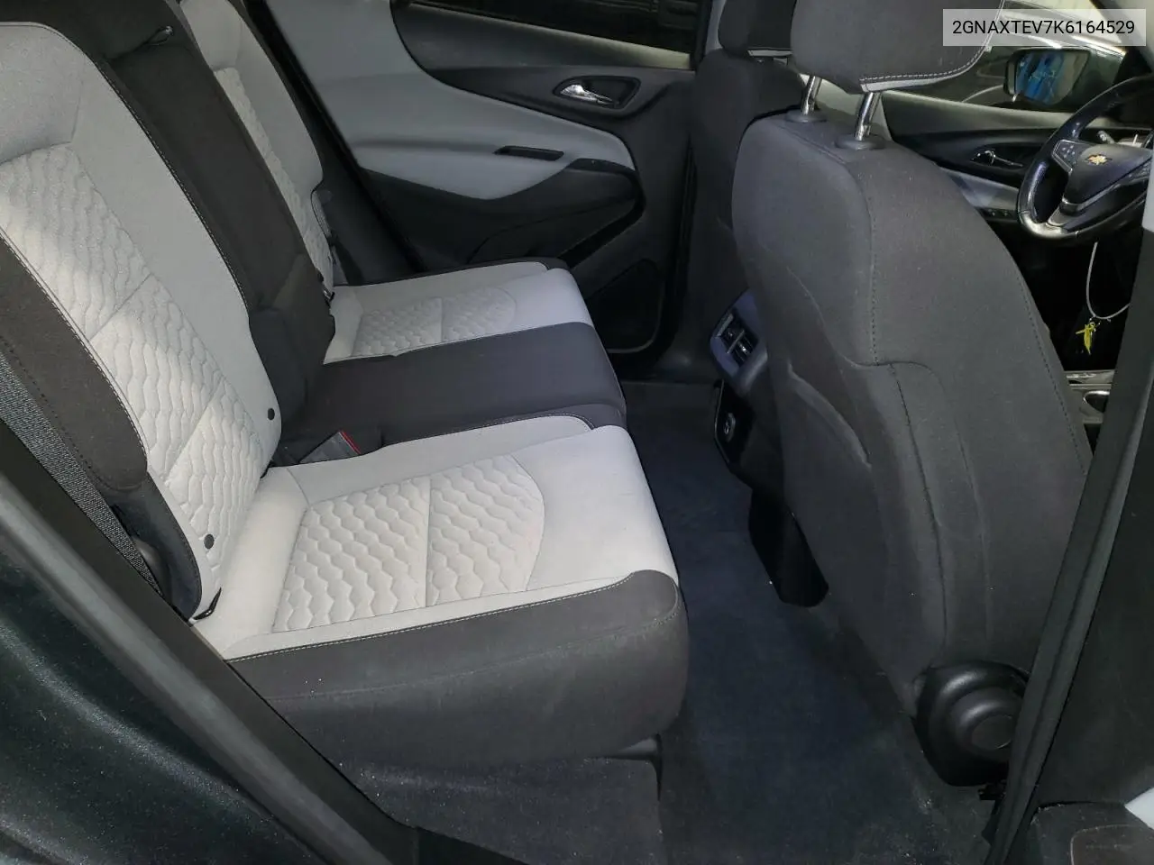 2GNAXTEV7K6164529 2019 Chevrolet Equinox Lt