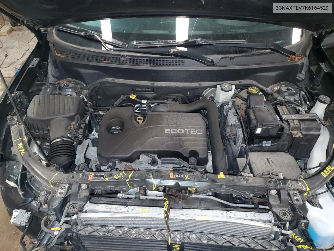 2GNAXTEV7K6164529 2019 Chevrolet Equinox Lt