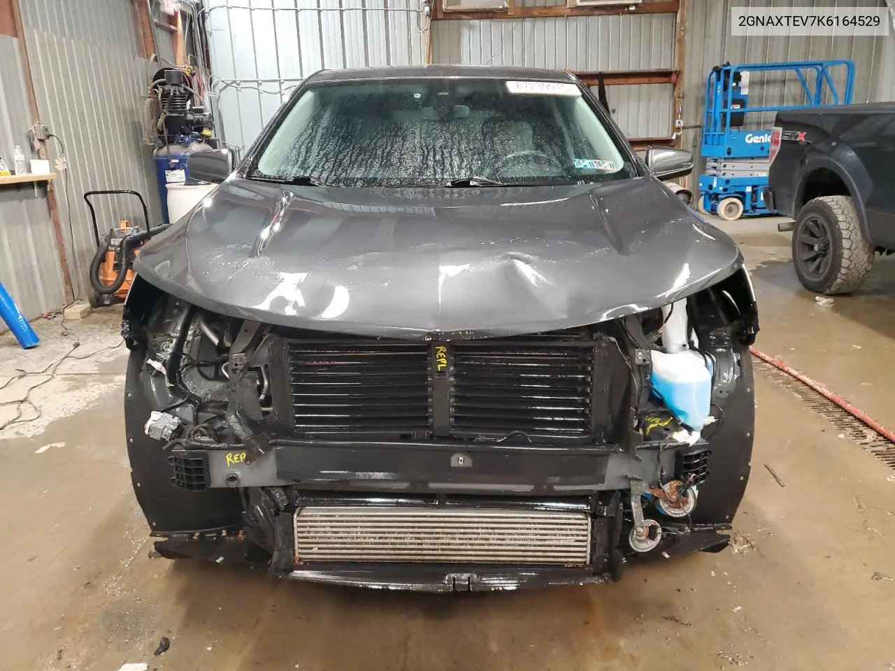 2GNAXTEV7K6164529 2019 Chevrolet Equinox Lt