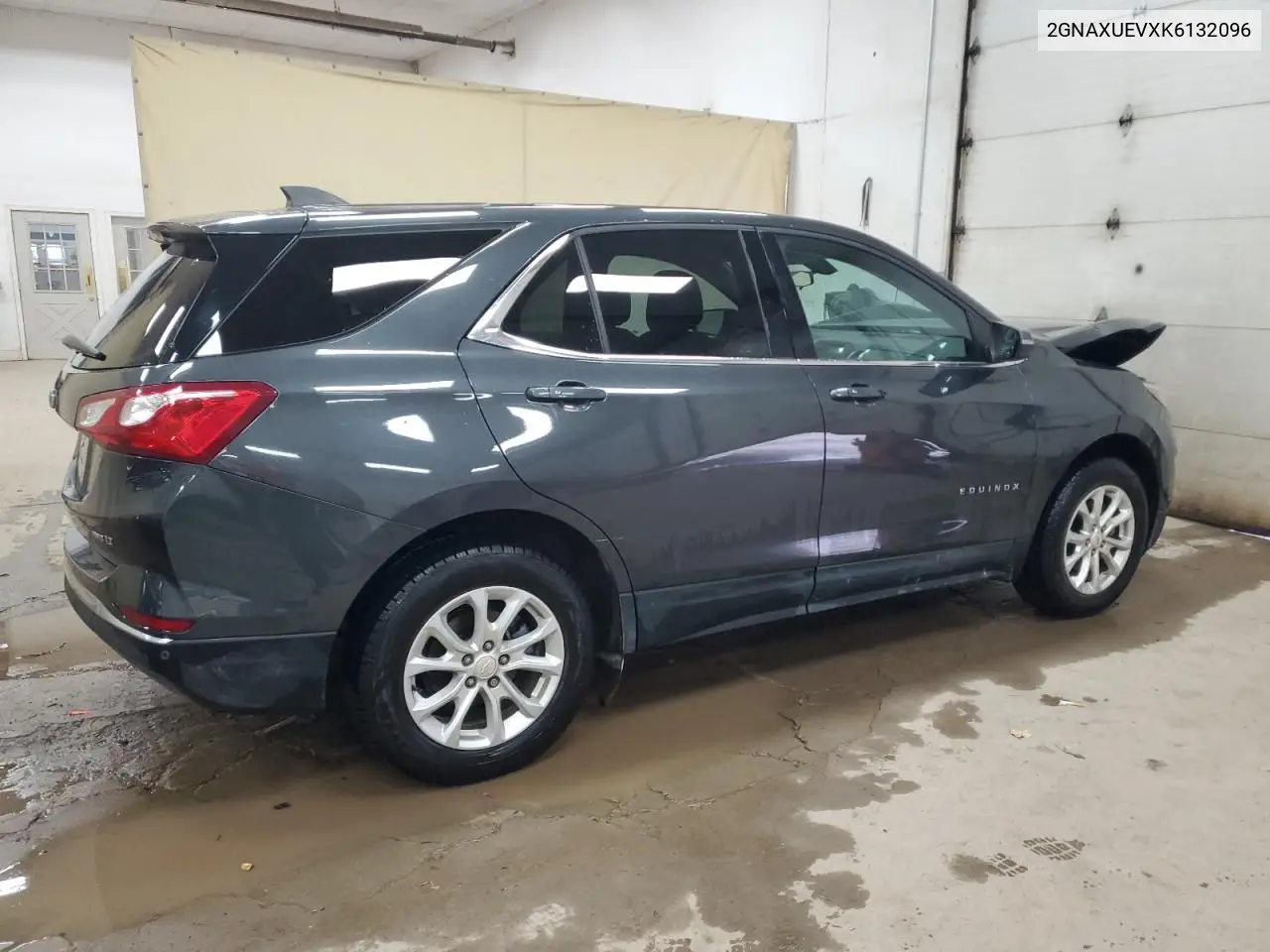 2GNAXUEVXK6132096 2019 Chevrolet Equinox Lt