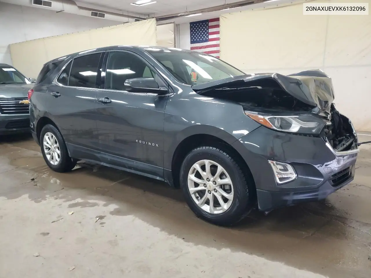 2GNAXUEVXK6132096 2019 Chevrolet Equinox Lt