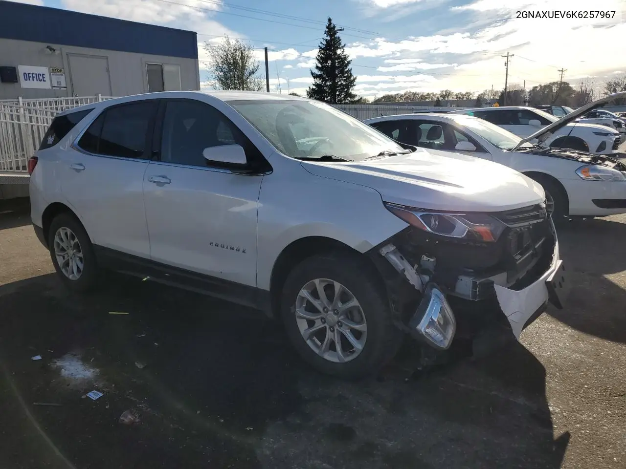 2GNAXUEV6K6257967 2019 Chevrolet Equinox Lt