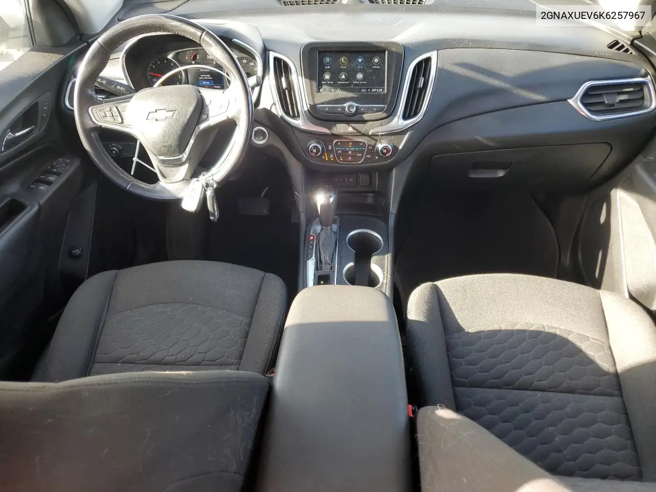2GNAXUEV6K6257967 2019 Chevrolet Equinox Lt