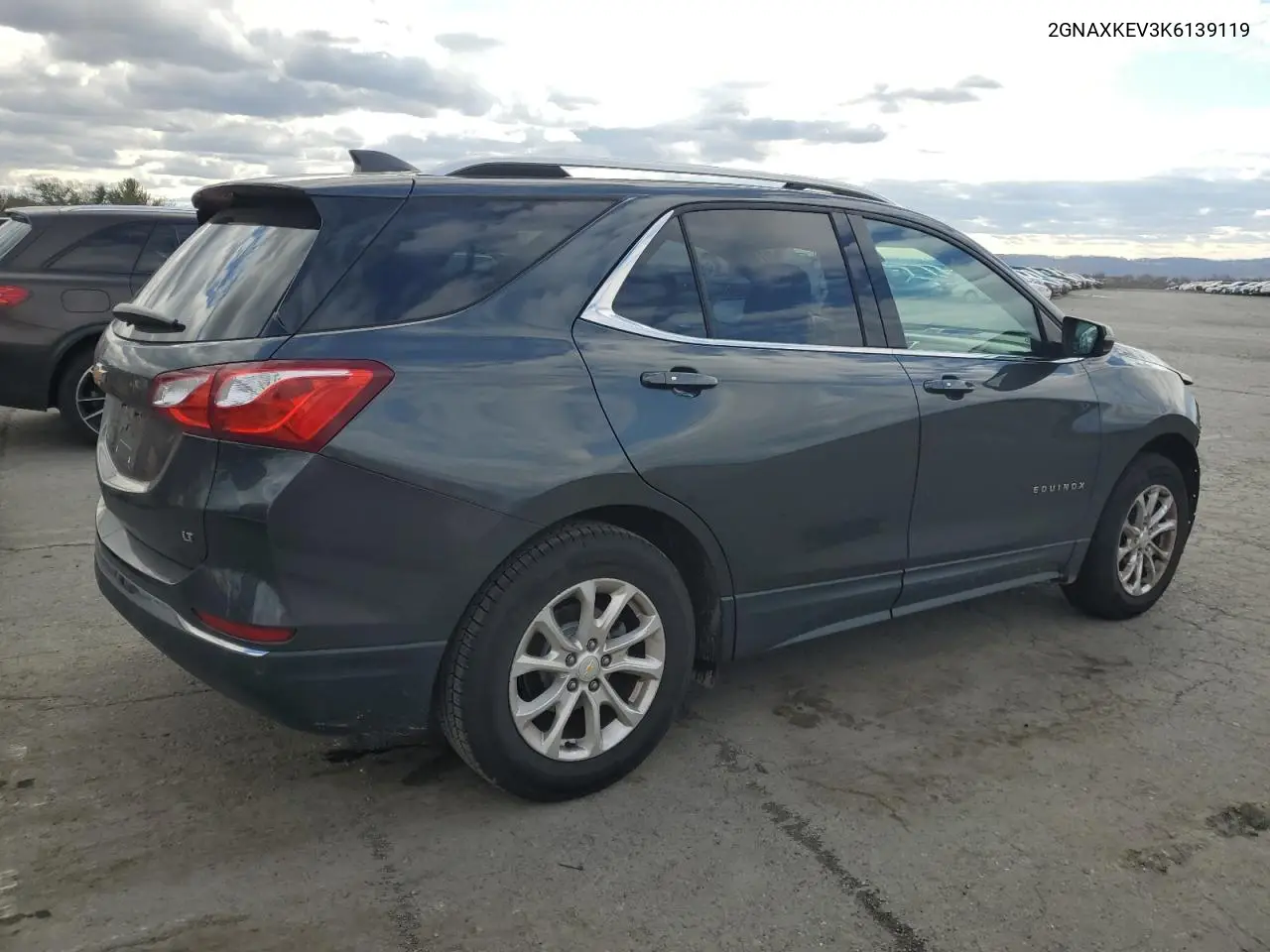 2GNAXKEV3K6139119 2019 Chevrolet Equinox Lt
