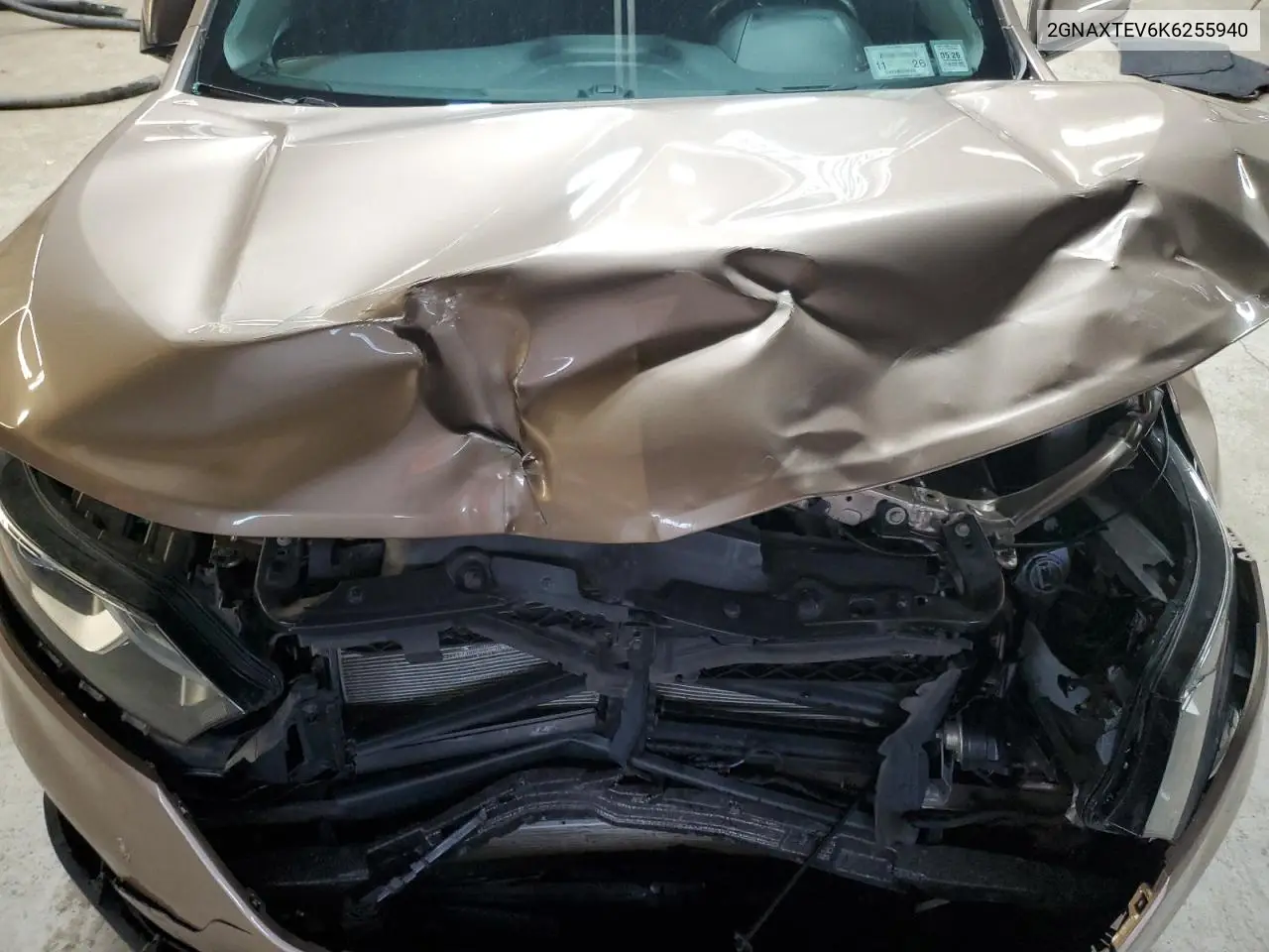 2GNAXTEV6K6255940 2019 Chevrolet Equinox Lt