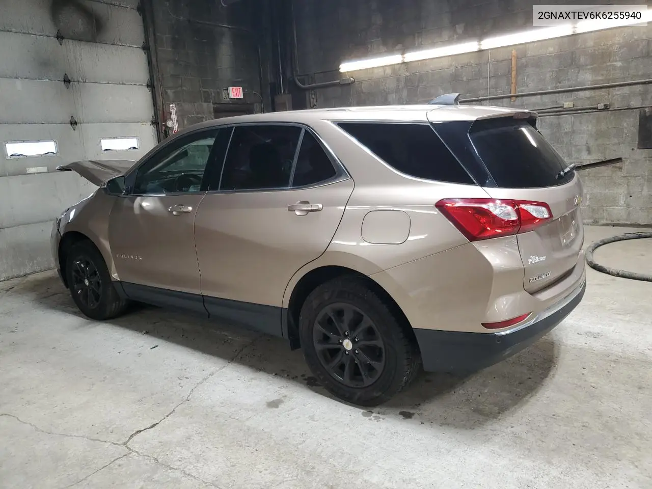2GNAXTEV6K6255940 2019 Chevrolet Equinox Lt
