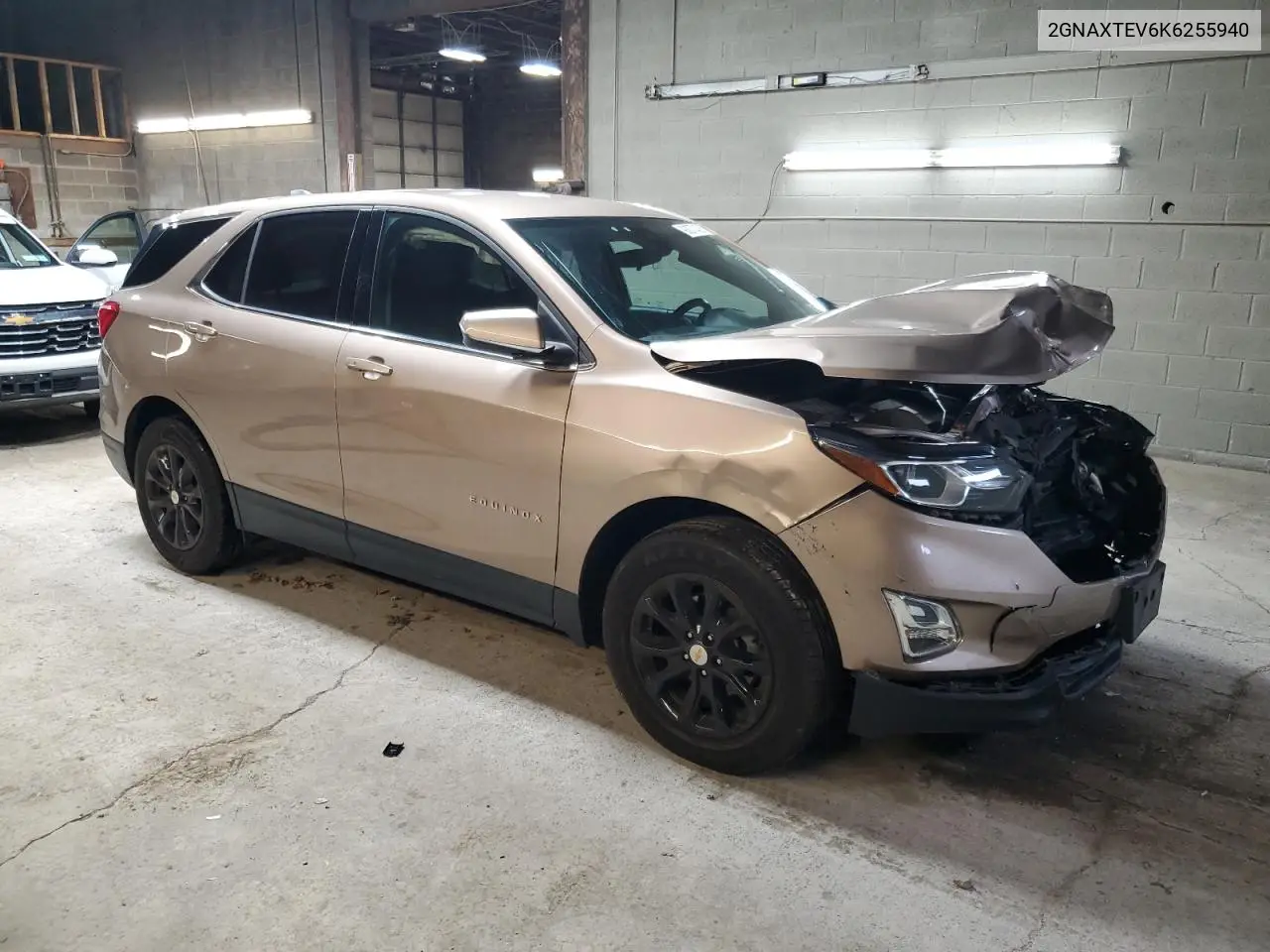 2GNAXTEV6K6255940 2019 Chevrolet Equinox Lt