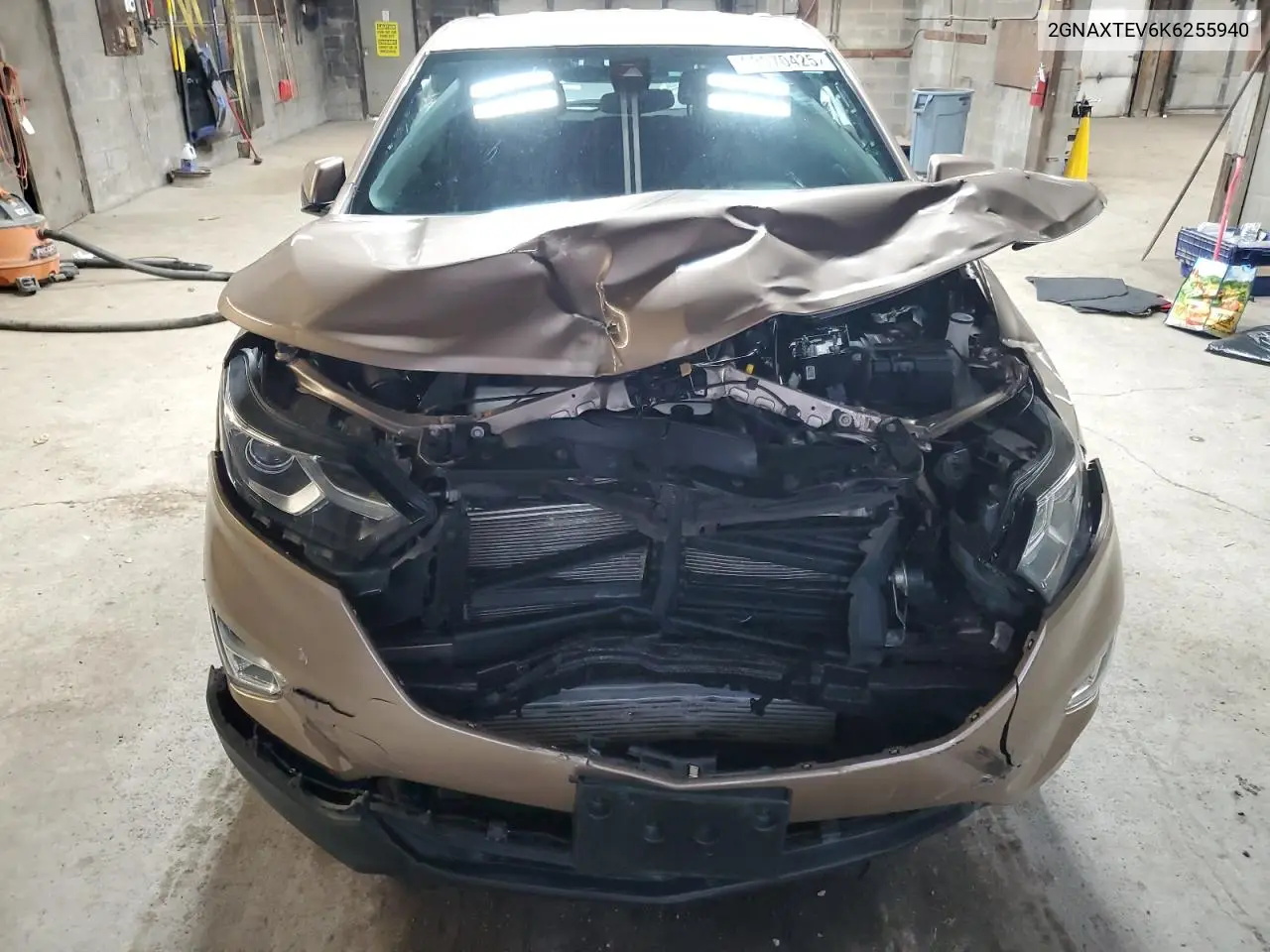 2GNAXTEV6K6255940 2019 Chevrolet Equinox Lt