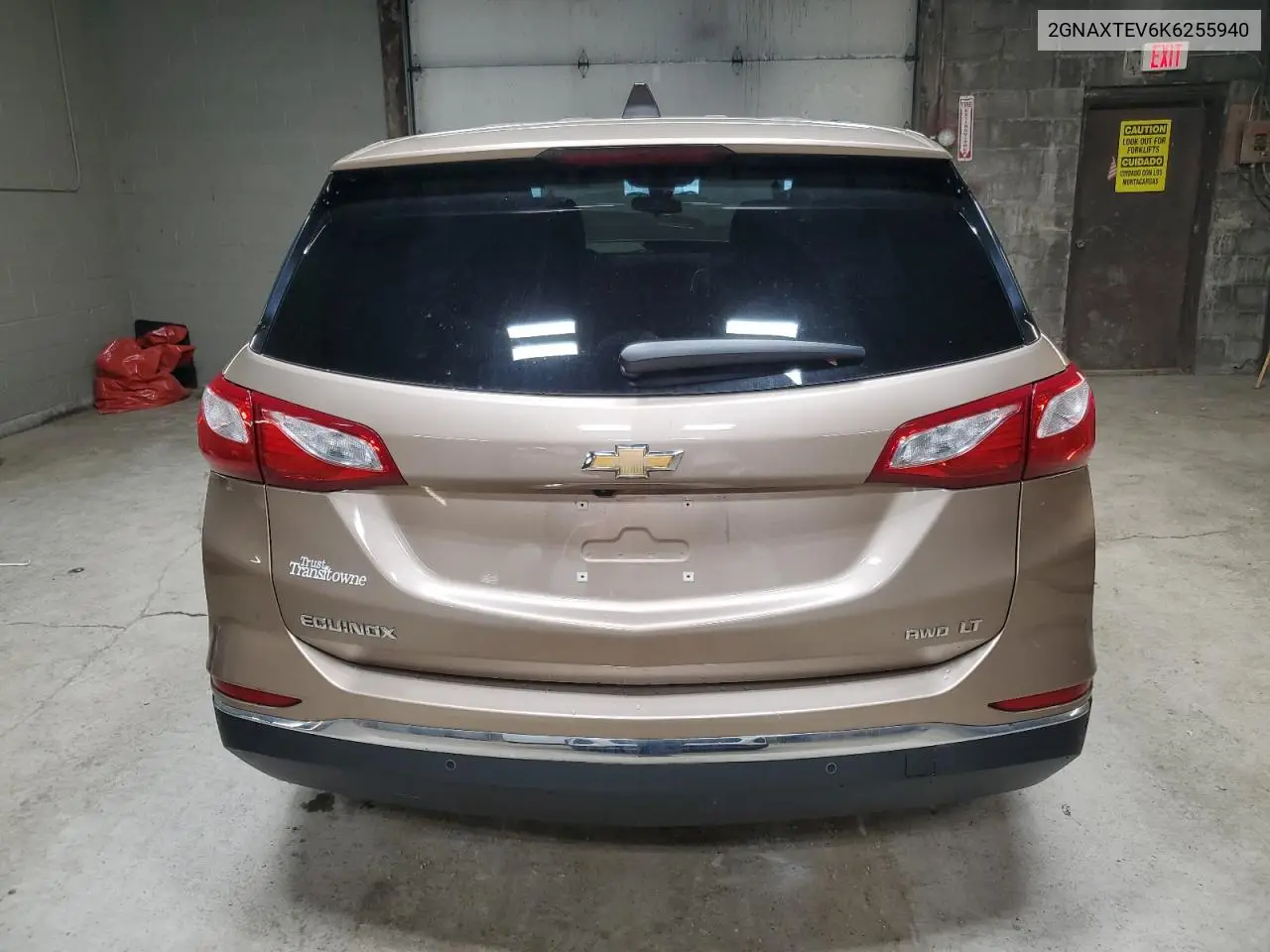 2GNAXTEV6K6255940 2019 Chevrolet Equinox Lt