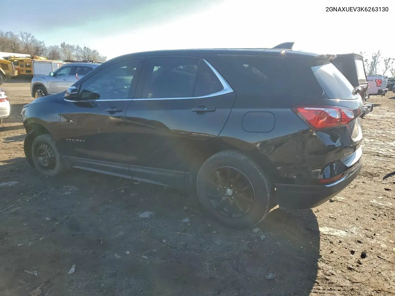 2GNAXUEV3K6263130 2019 Chevrolet Equinox Lt