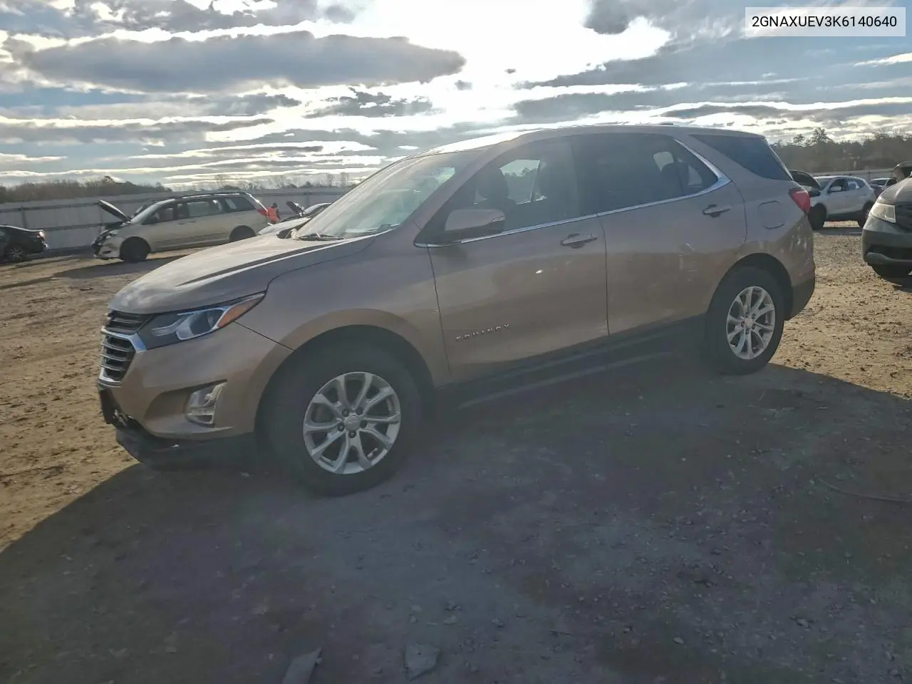 2GNAXUEV3K6140640 2019 Chevrolet Equinox Lt