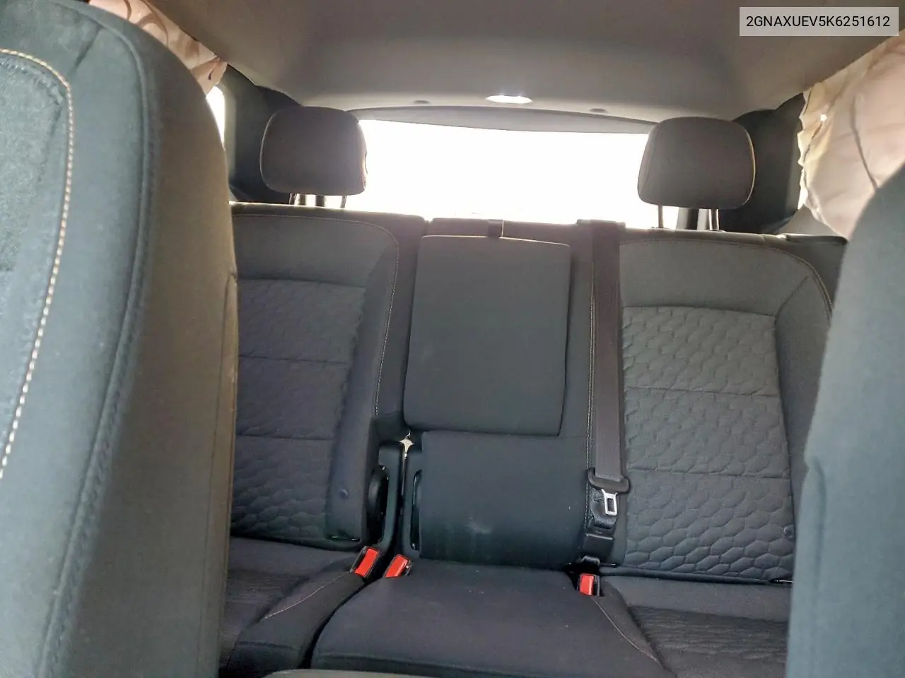 2GNAXUEV5K6251612 2019 Chevrolet Equinox Lt