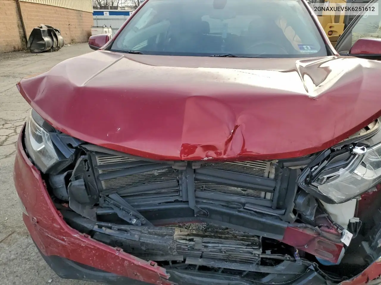 2GNAXUEV5K6251612 2019 Chevrolet Equinox Lt
