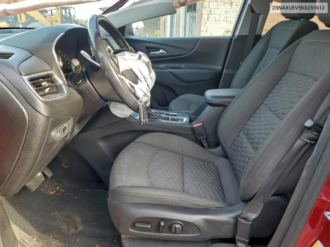 2GNAXUEV5K6251612 2019 Chevrolet Equinox Lt