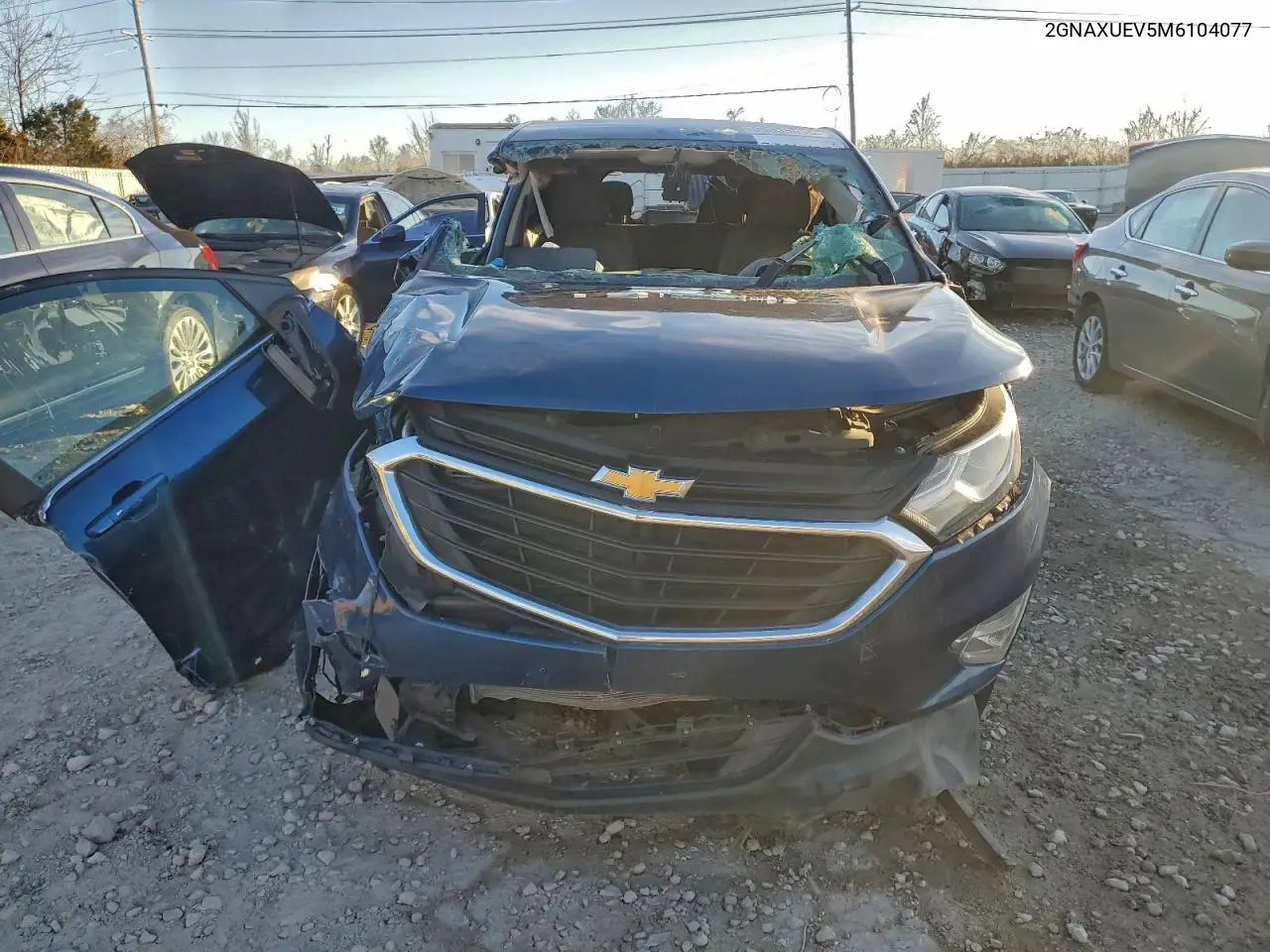 2GNAXUEV5M6104077 2021 Chevrolet Equinox Lt